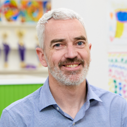 Headshot of Dan Edwards