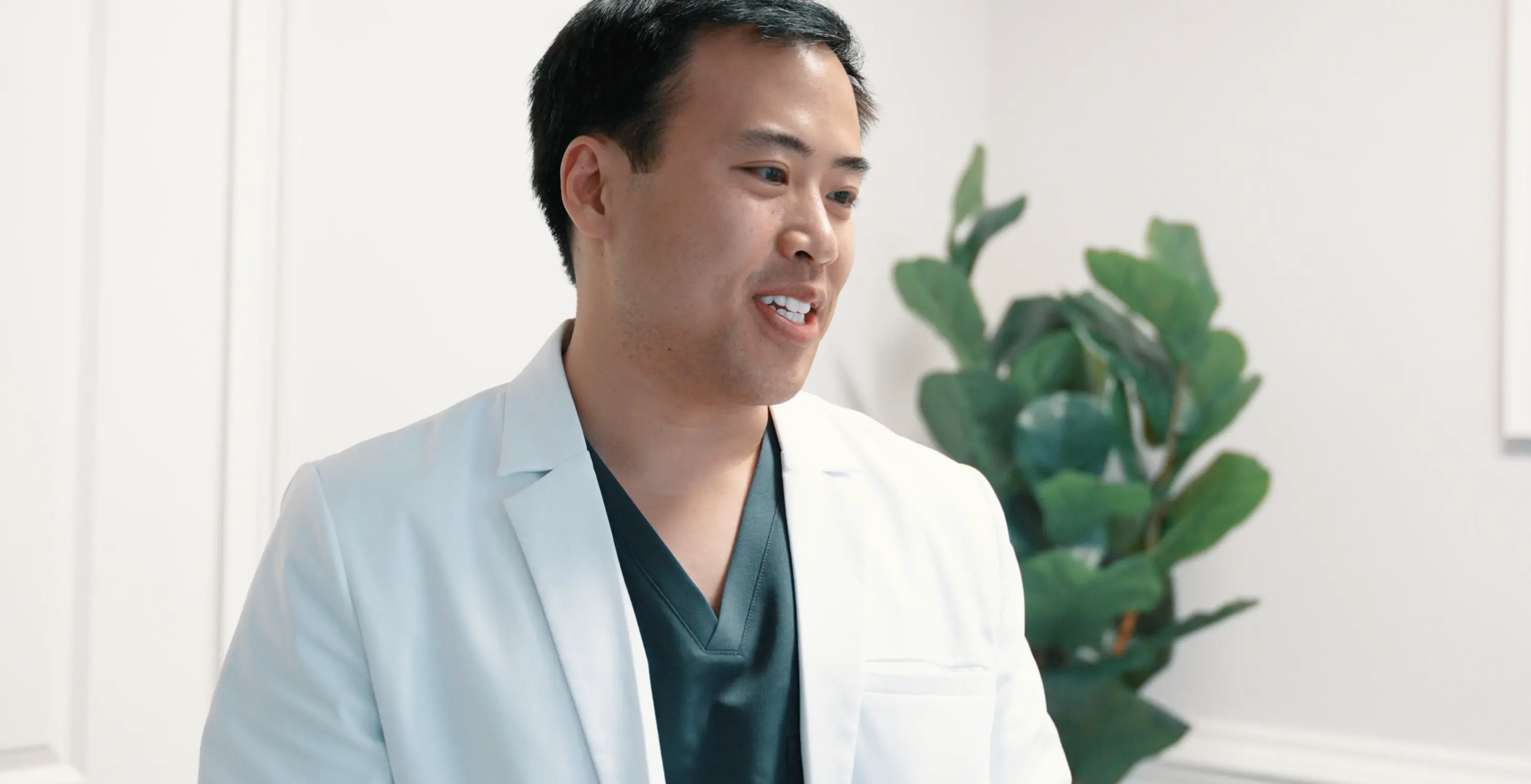 Dr. Jeffrey Tran, MD — contact Stratus Eye in Suwanee, GA at 470-403-2020