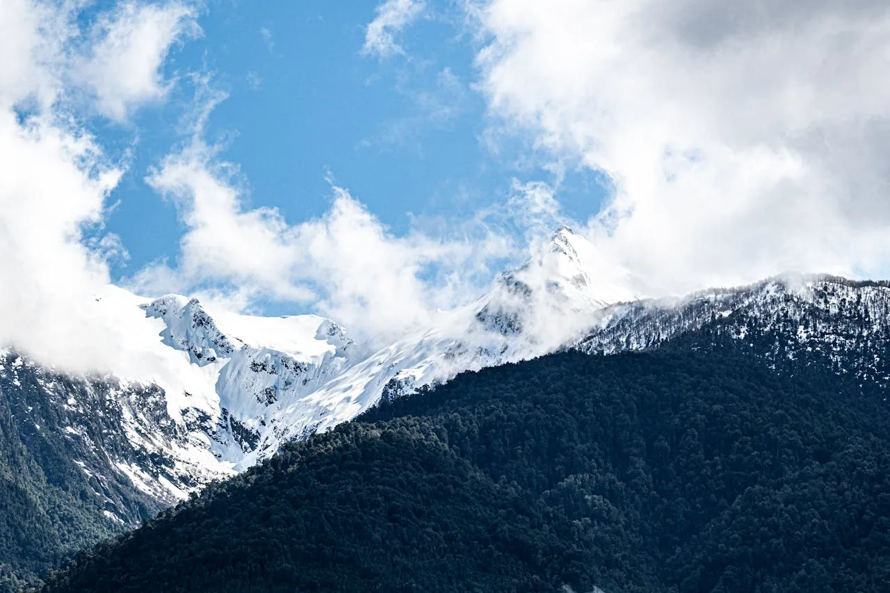 Personalized cataract surgery care at Stratus Eye in Suwanee, GA — thorough patient education at every step