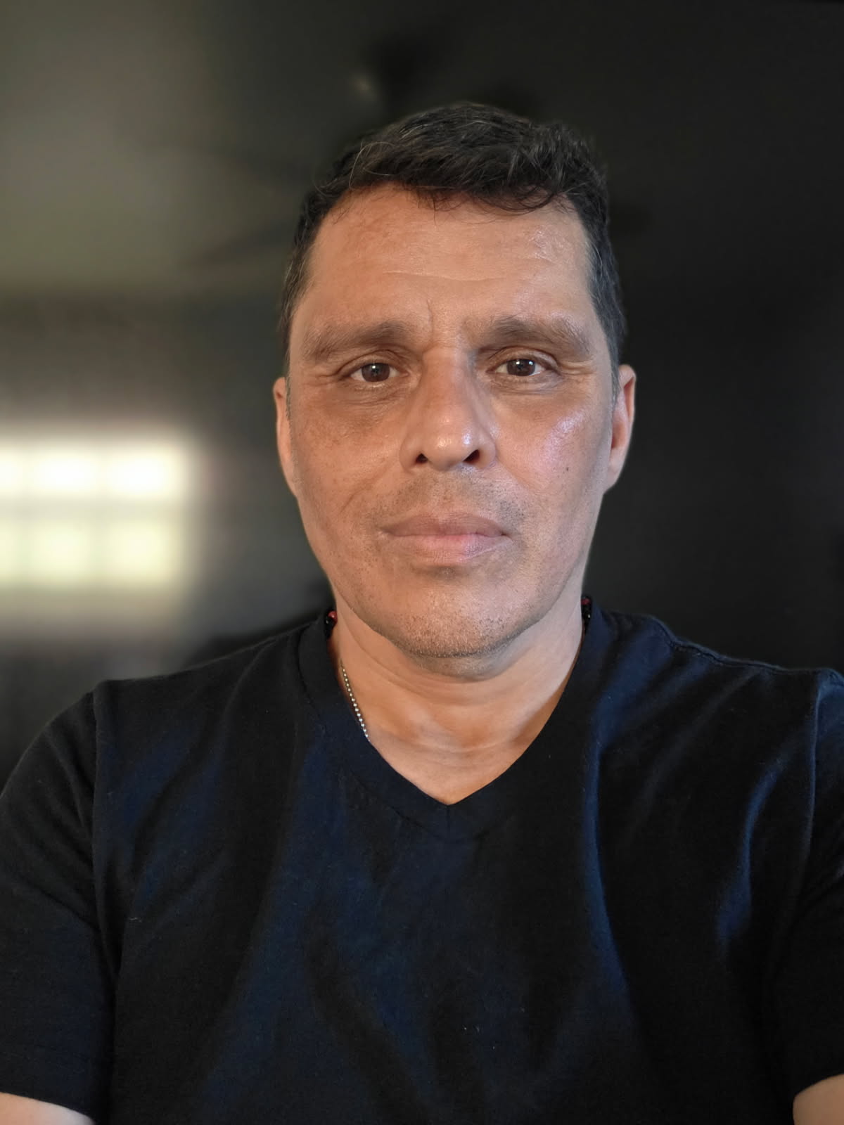  Daniel Garza