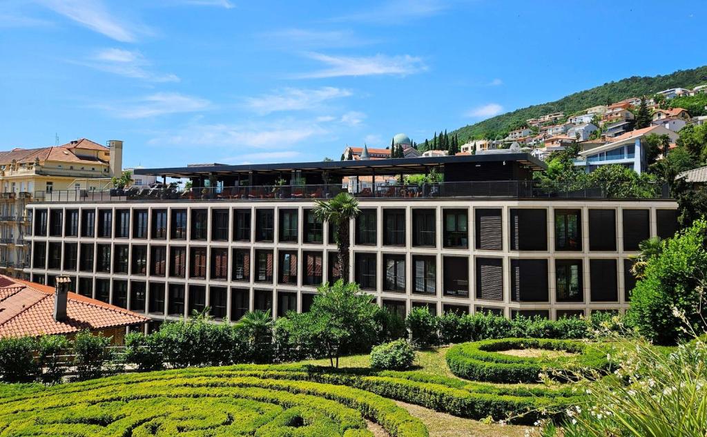 Keight Hotel
