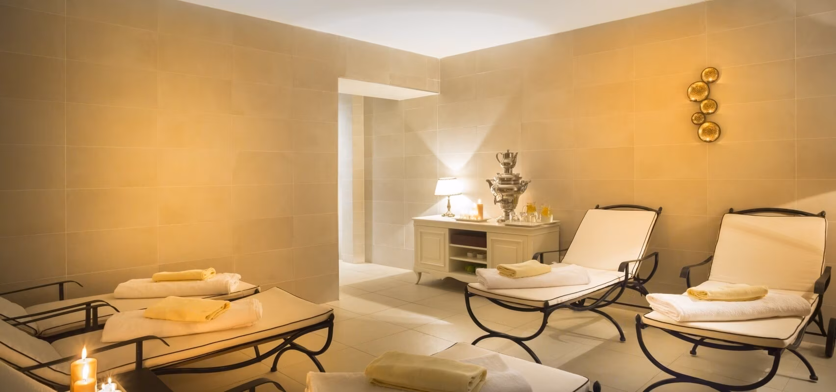Hotel Kvarner spa relaxation room with loungers and samovar
