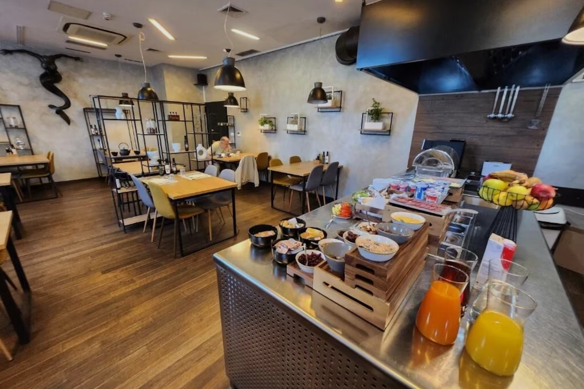 Hotel Amfiteatar in Pula breakfast