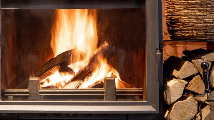 Insert à bois avec décoration cosy