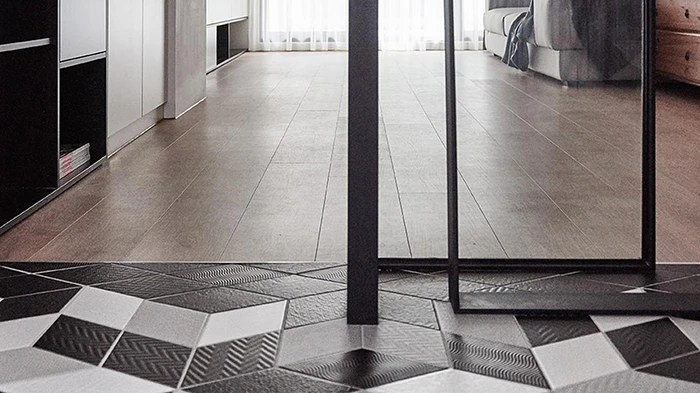 Sol intérieur avec deux carrelages