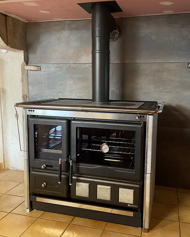 Cuisinière à bois installée par Bret
