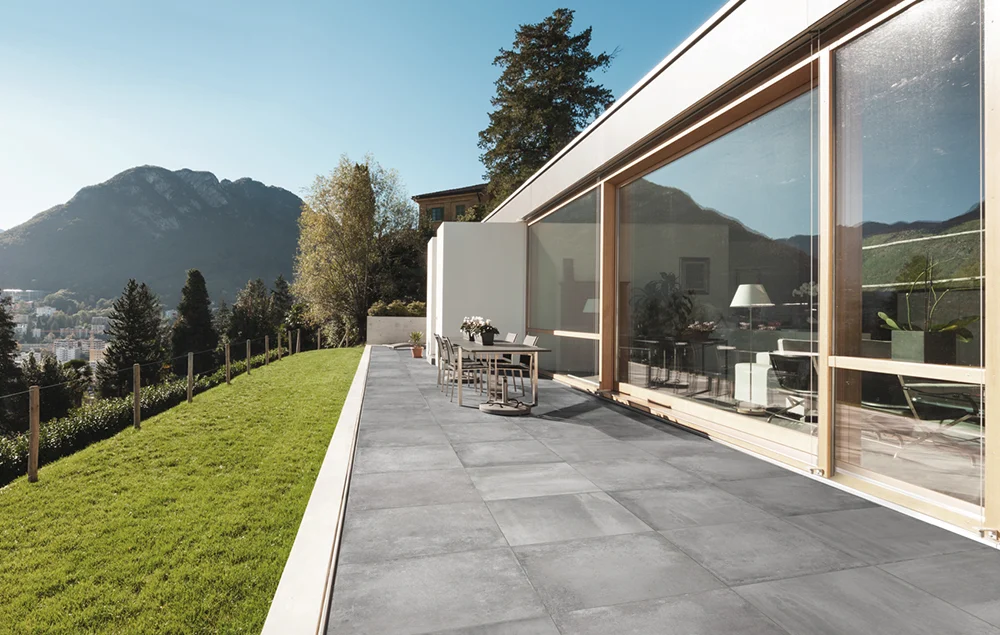ambiance terrasse avec vue dégagée