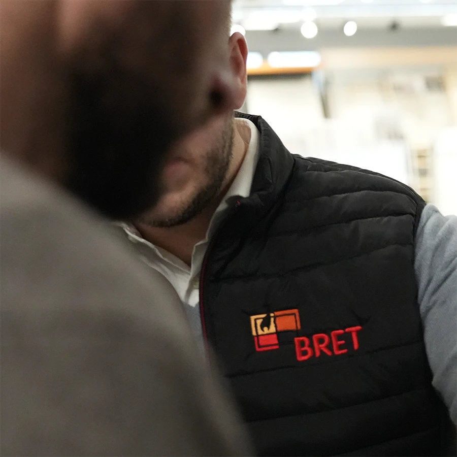 Conseiller Bret avec veste