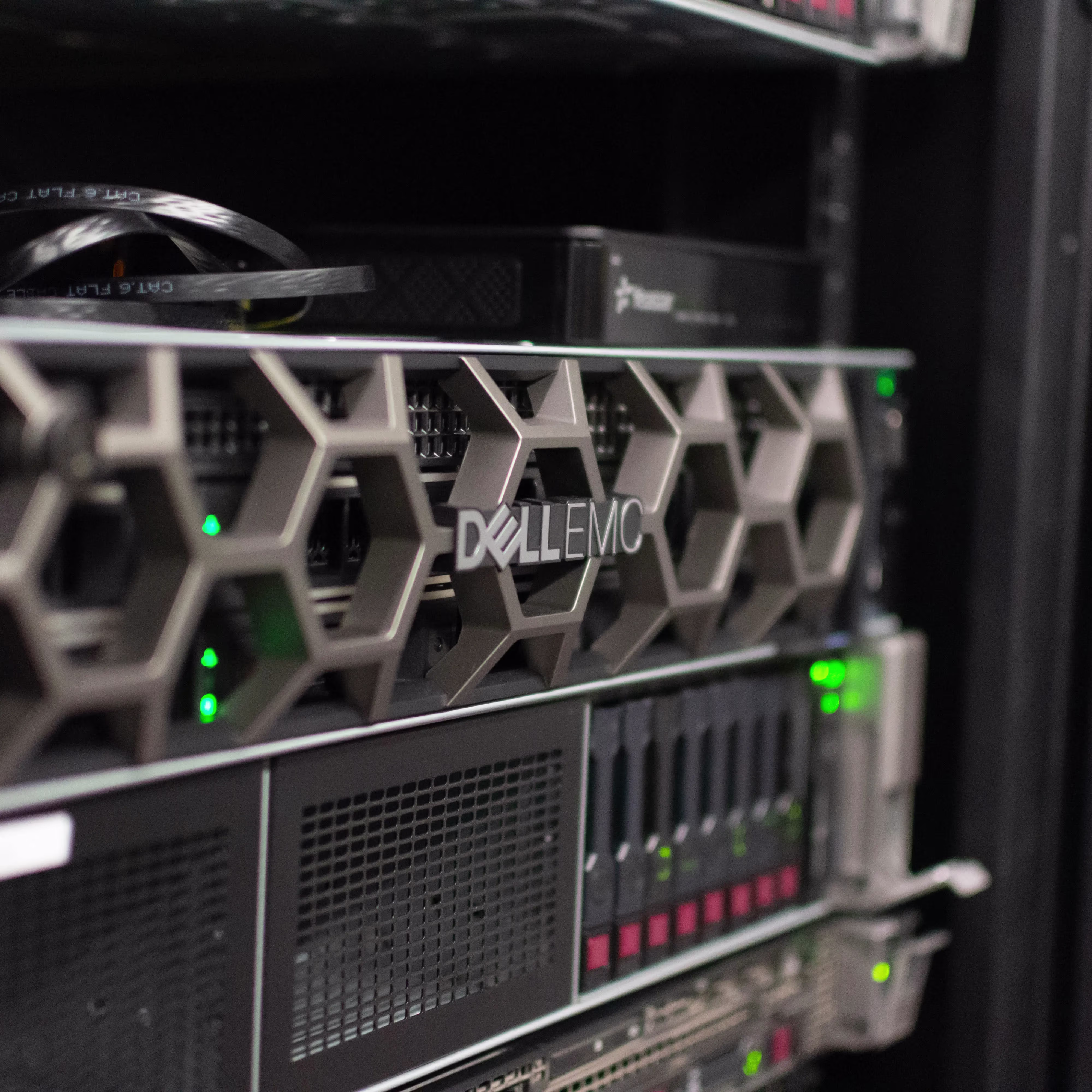 DATA CENTER | SYNAPSECOM