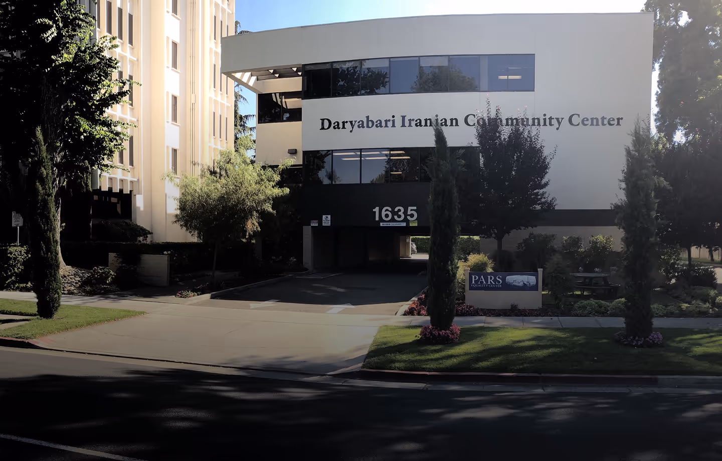 Daryabari Iranian Community Center building with address 1635 and Pars Equality Center sign outside.