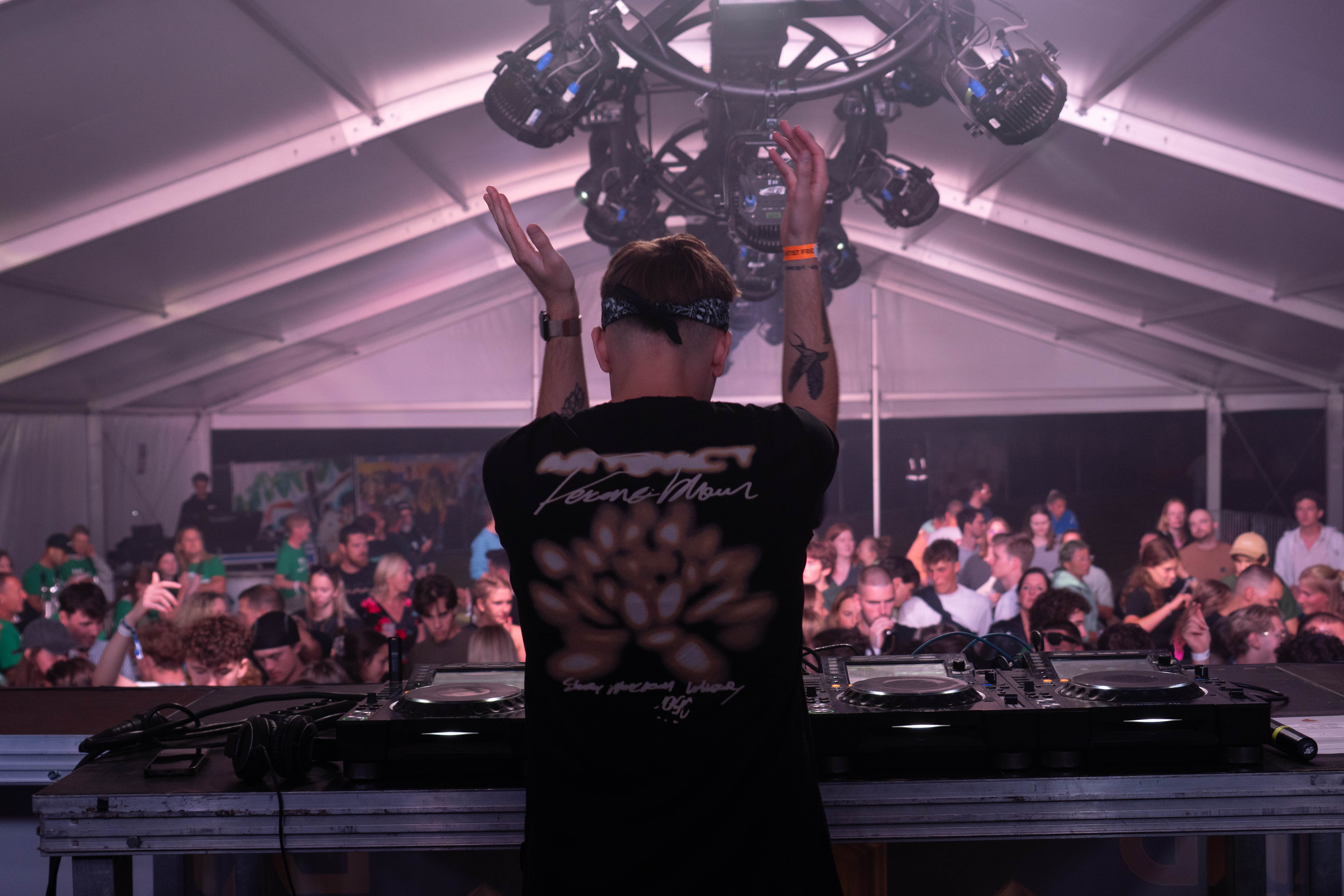 image of a main course assortment (for a chinese restaurant)