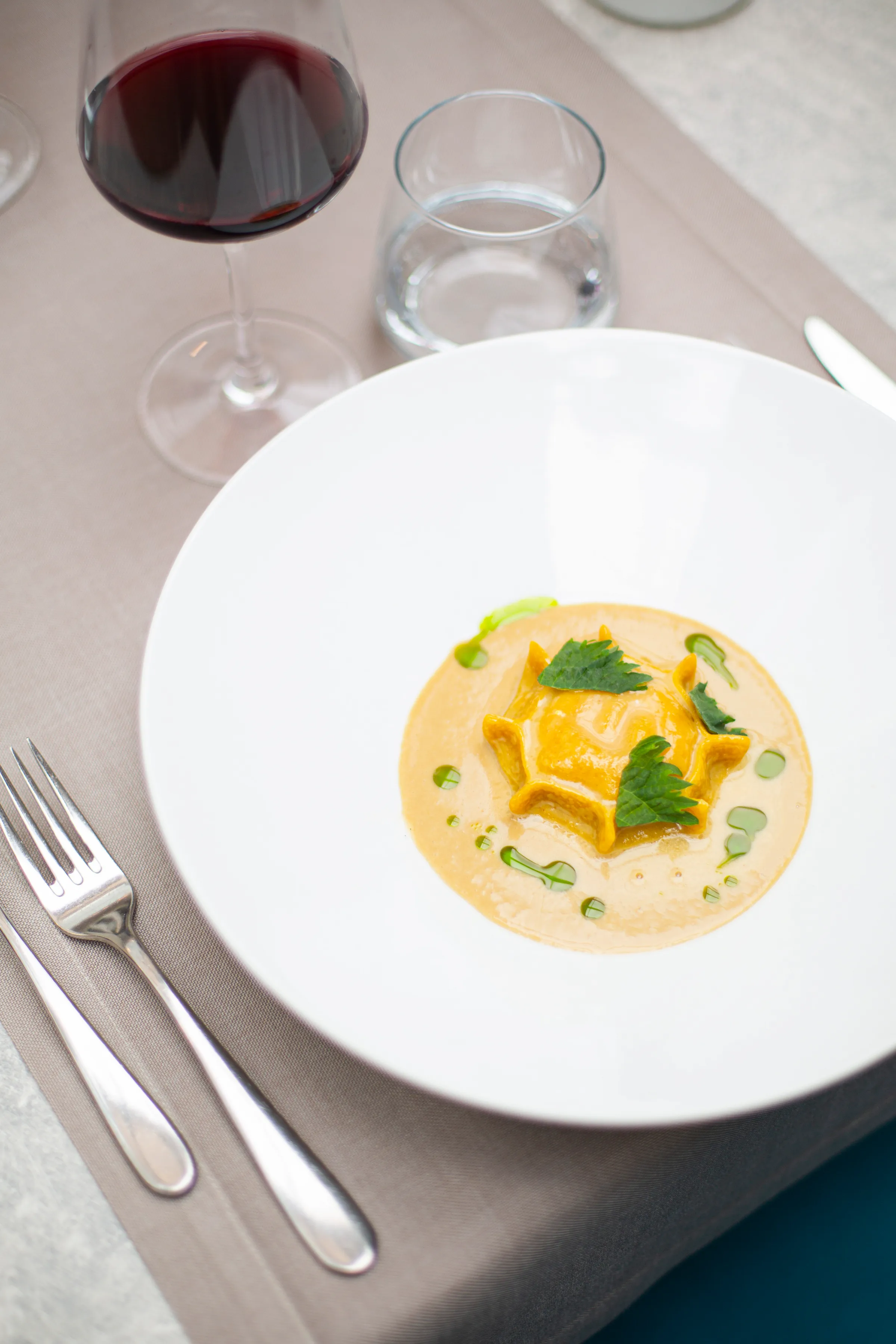 Primo piatto gourmet servito al ristorante La Tureta a Giubiasco.