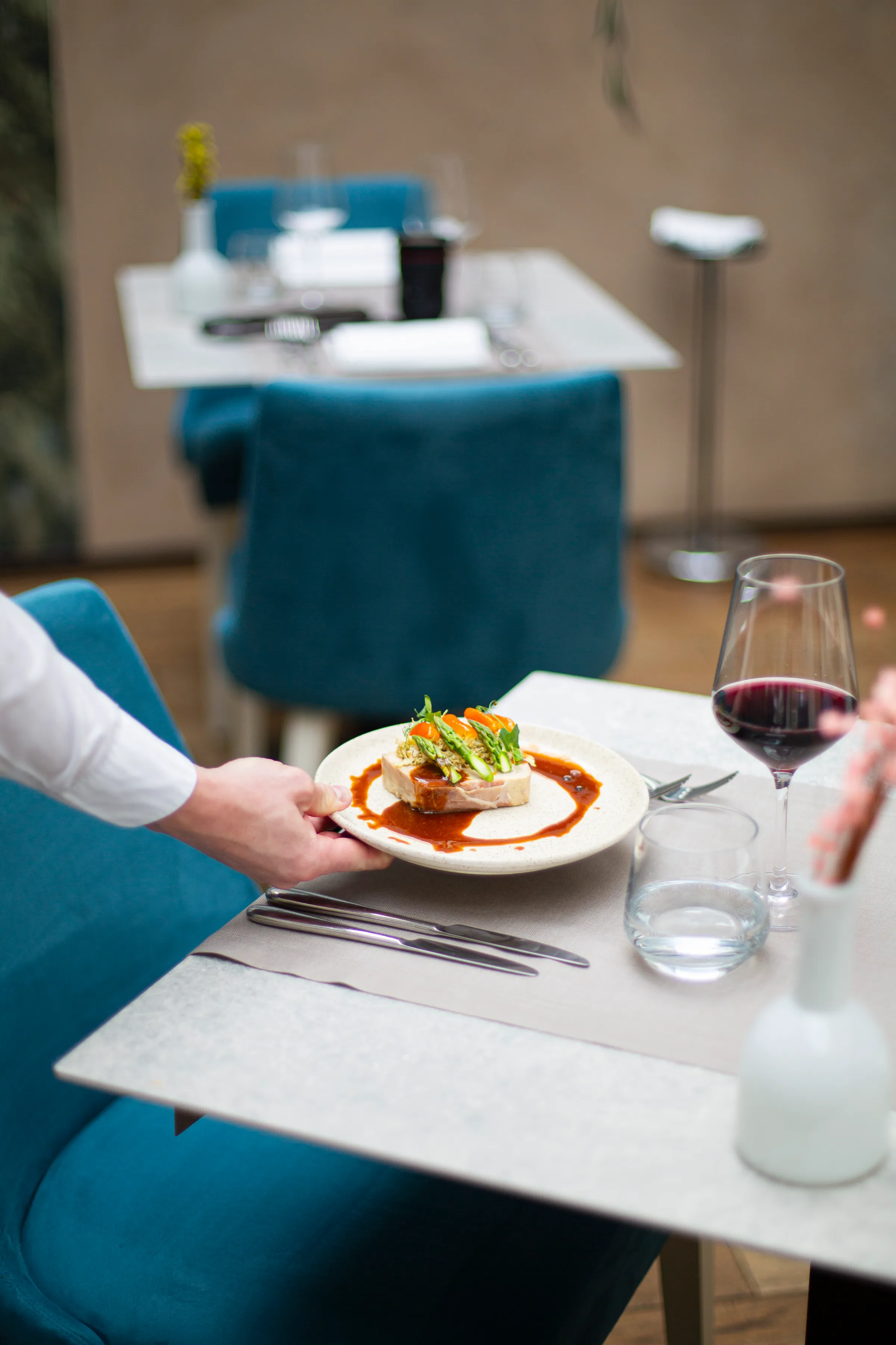 Piatto gourmet del ristorante La Tureta con presentazione raffinata.