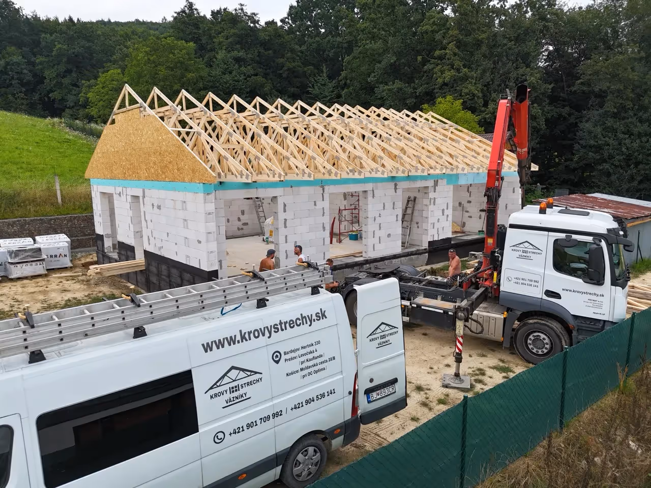 Dokončený sedlový väzníkový krov