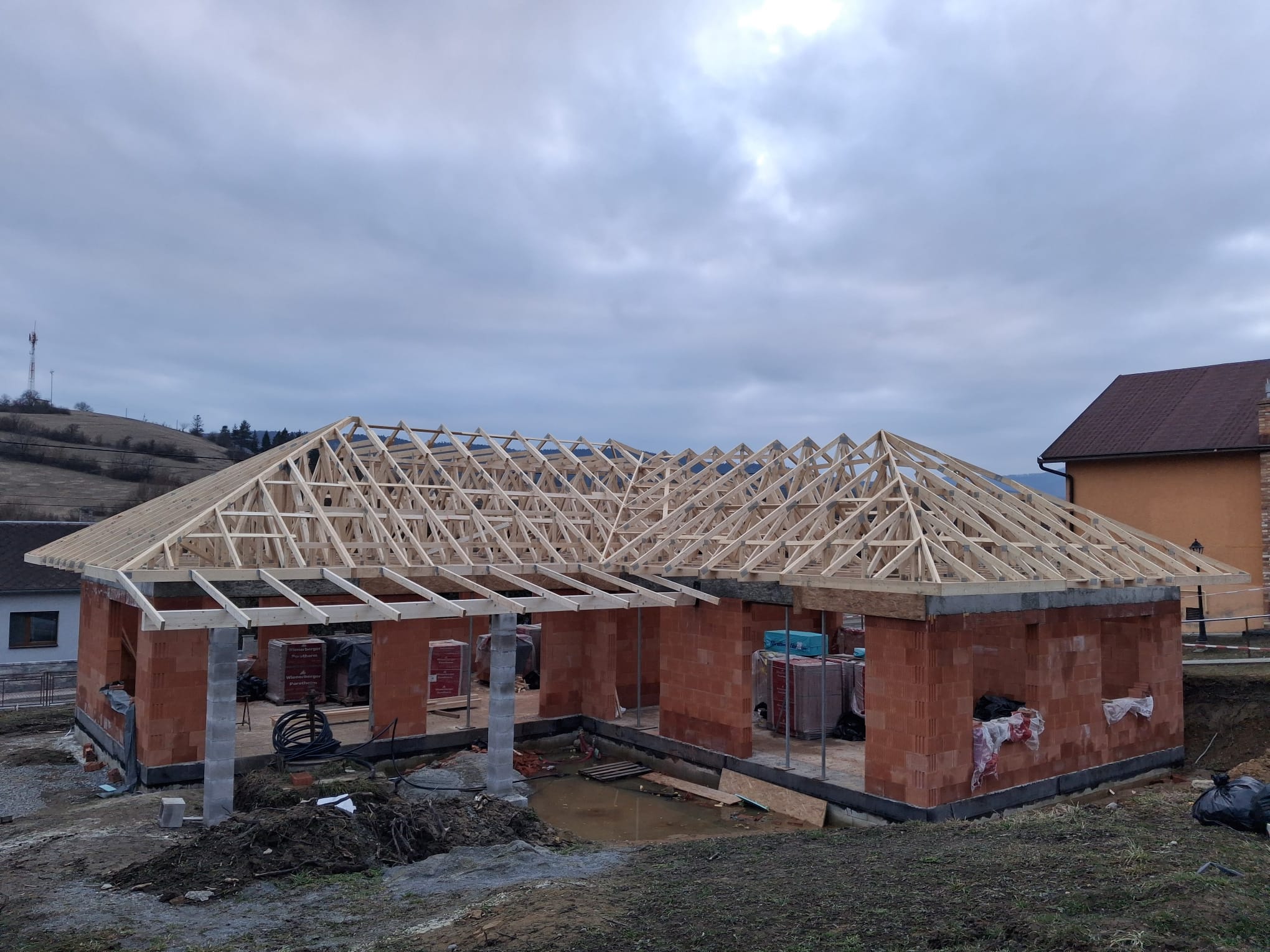 Valbová strecha Sedlice