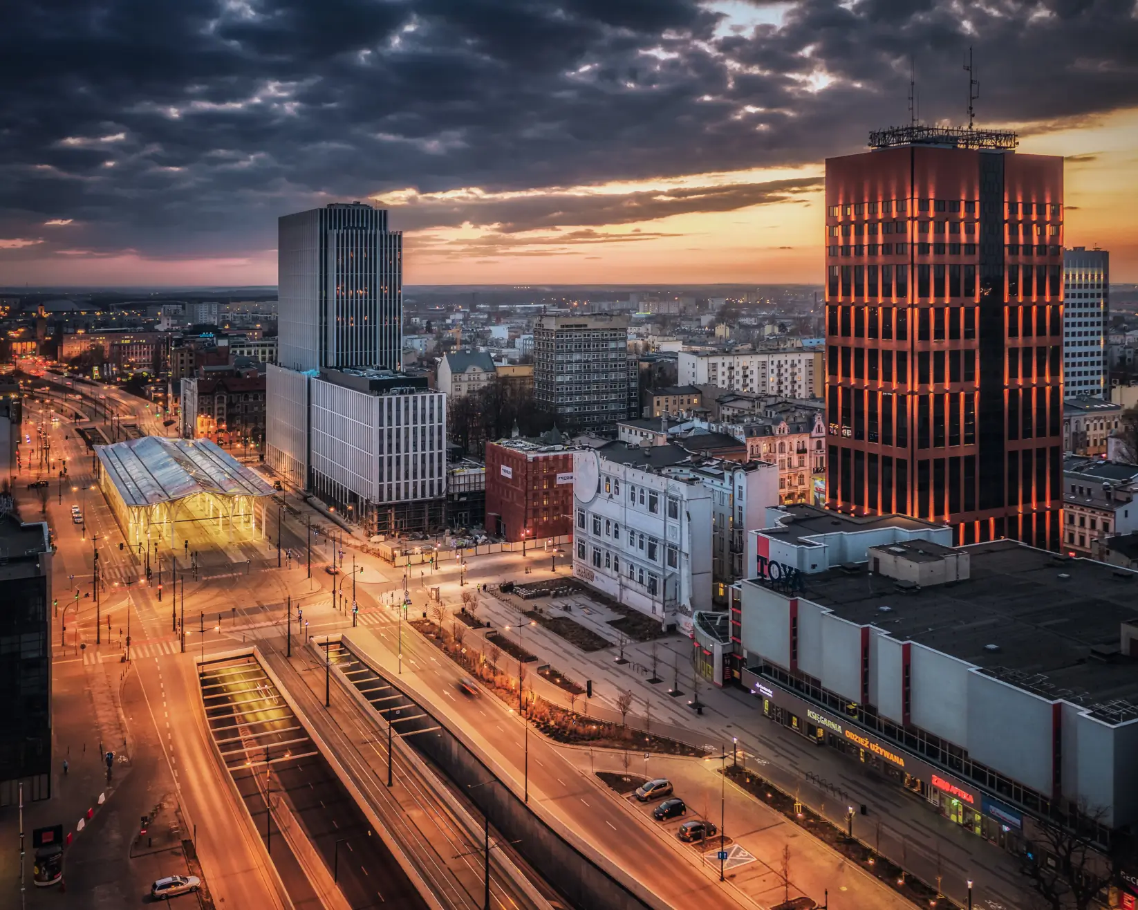 Zdjęcie wieżowca Red Tower