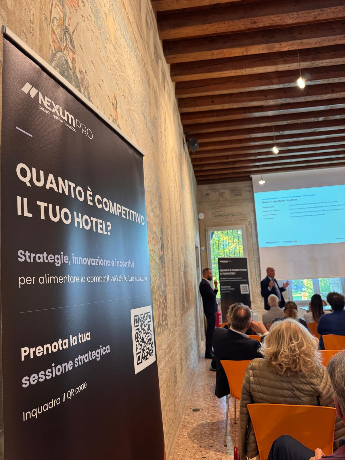 Roll-up Nexum Pro «Quanto è competitivo il tuo hotel?» durante l'evento a Villa Bassi Rathgeb, Abano Terme