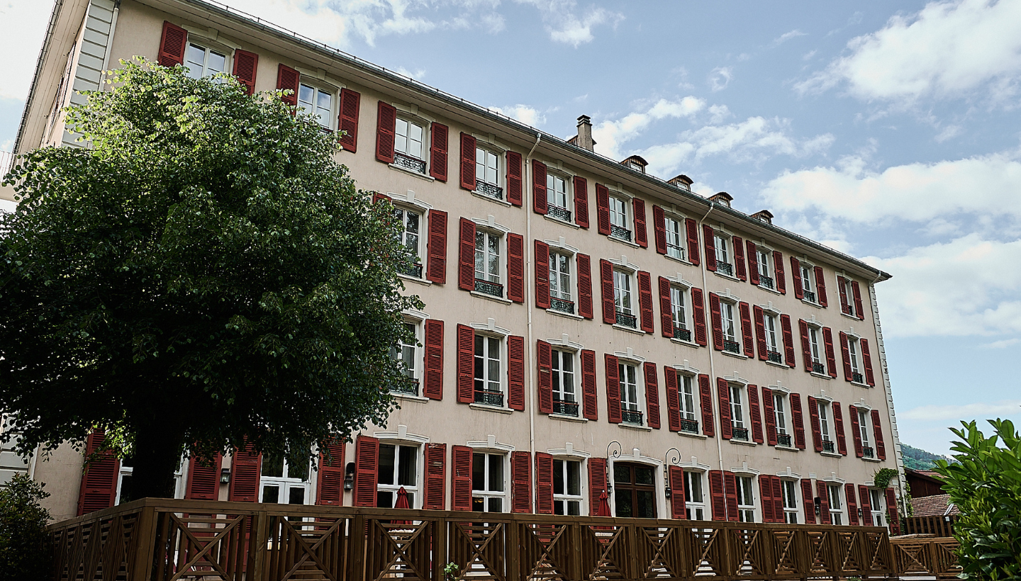 Parc arboré autour de l’Hôtel Le Parc à Allevard