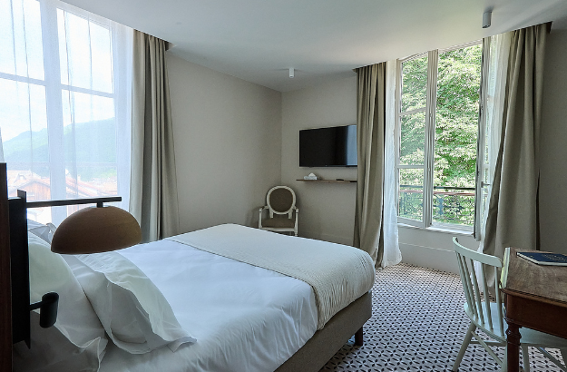 Chambre Supérieure avec vue sur le jardin à l’Hôtel Source du Parc