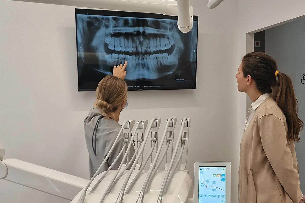 Equipo de profesionales de la Clínica Dental Dra. Elena Andrés
