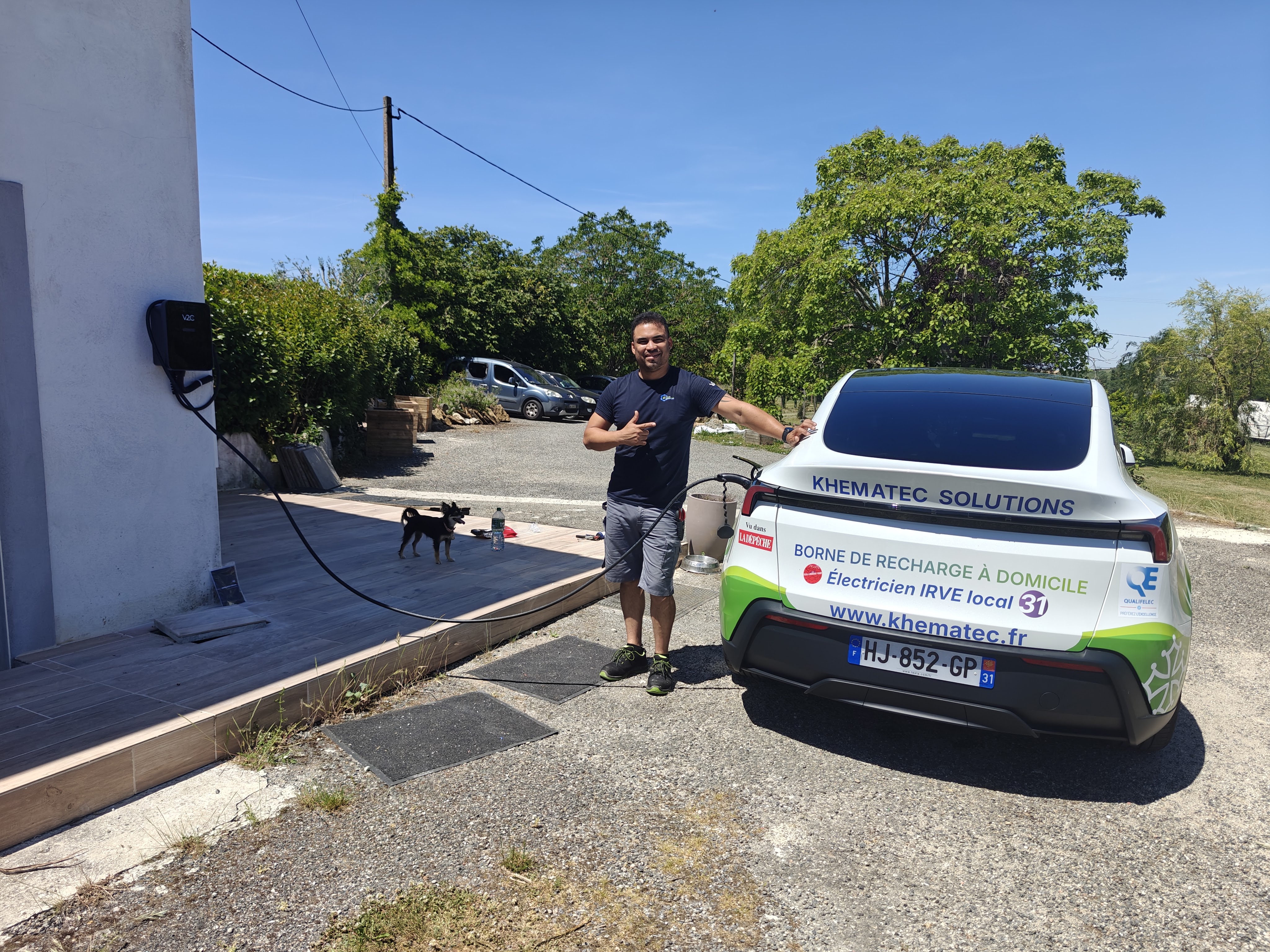 {"alt": "Installation de borne de recharge à Saint-Orens-de-Gameville par Khematec Solutions, technic