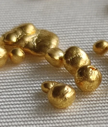 Golden nuggets on silk