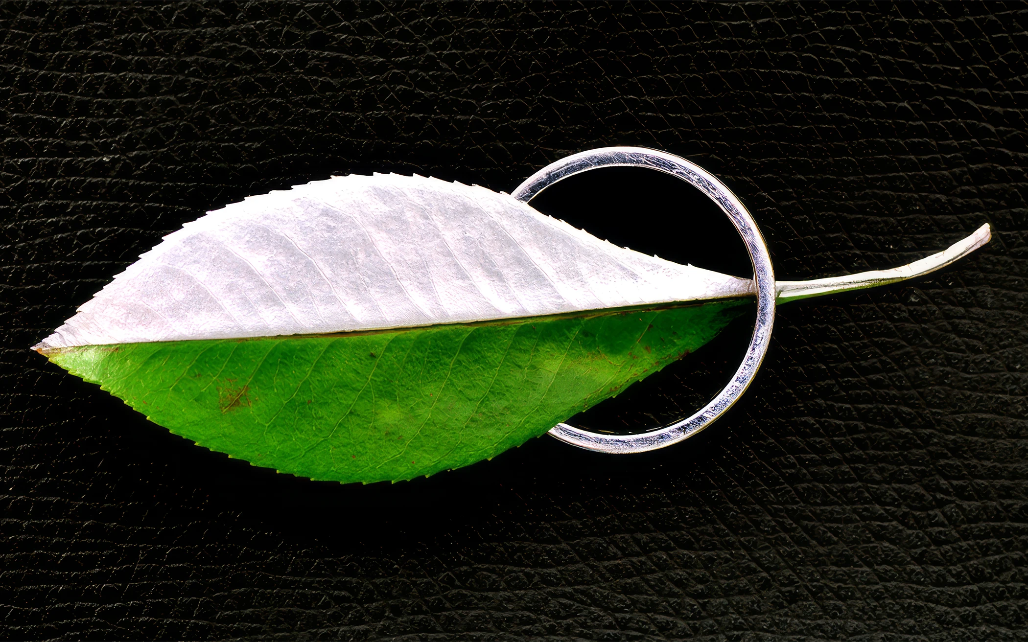 18K White Gold on a leaf by Daumet