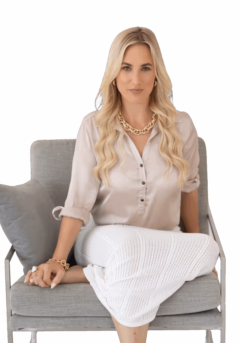 Hannah Medic bietet monatliche Q&A-Calls im HEAL Programm an, um Frauen bei der Regulation ihres Nervensystems und ihrer persönlichen Entwicklung zu begleiten.