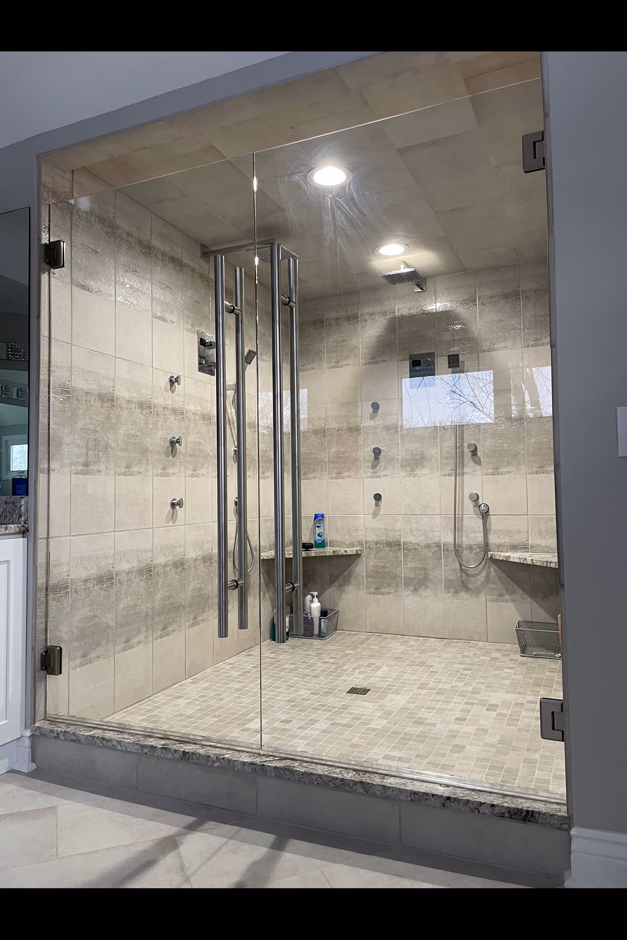 [background image] image of elegant retail setting (for a jewelry store)