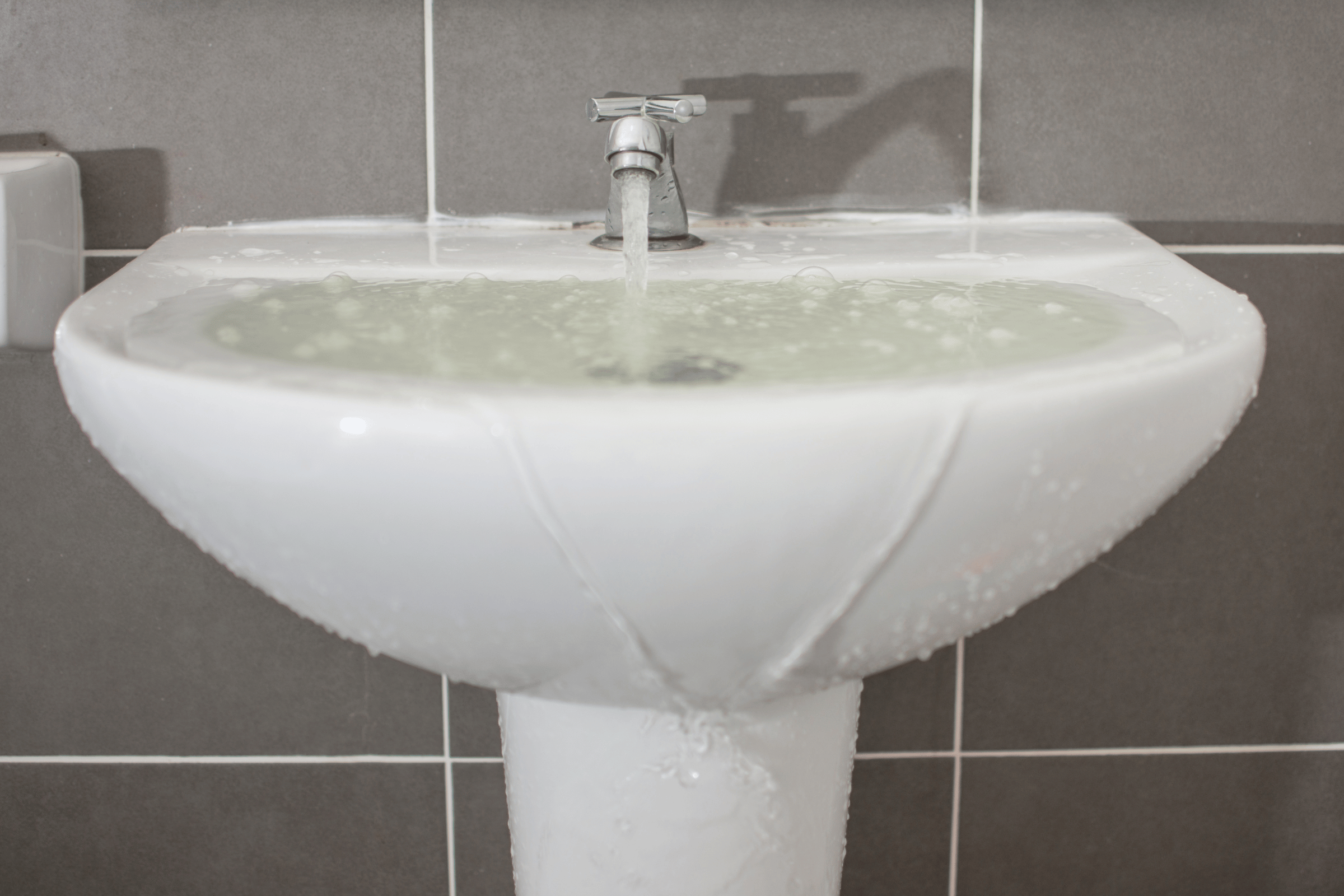 Dealing with Common Bathroom Sink Problems: Insights from Vaughan's Top Sing Repair Services