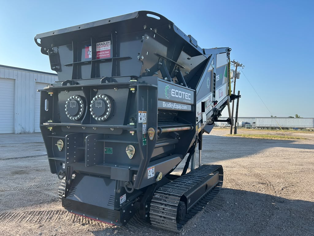Terex Ecotec TDS 815 shredder and discharge conveyor