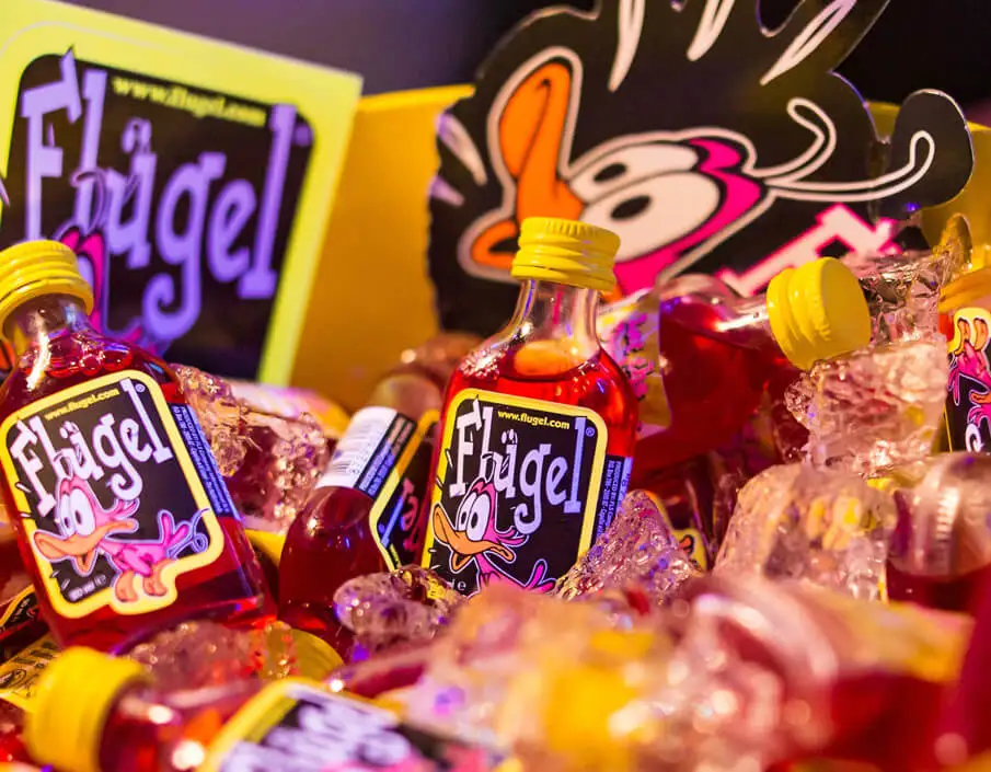 SHOTJES BOWLEN = GAME ON!