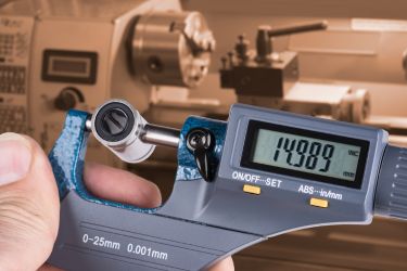 Calibrator measuring a small part