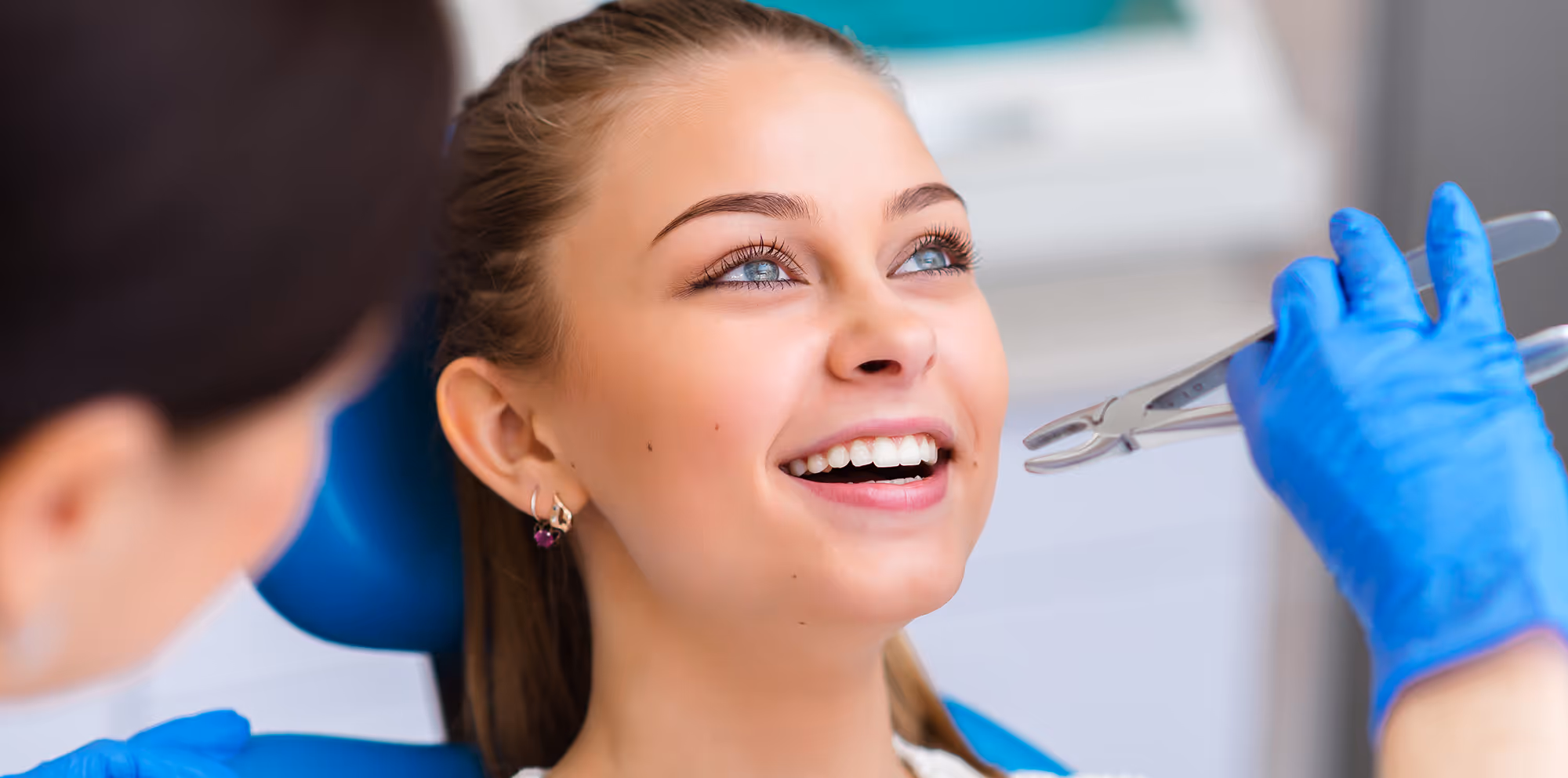 Tooth extractions and wisdom teeth removal banner at Azusa Dental Clinic