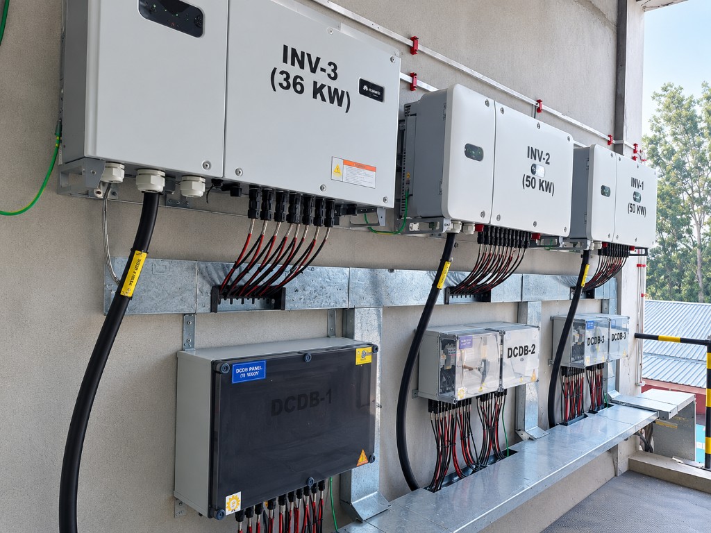 Inverters and cabling for the Uniproducts rooftop solar system