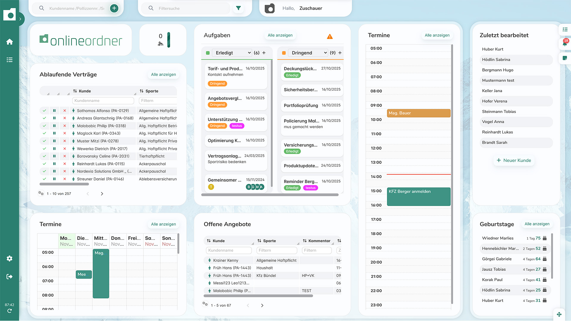 Dashboard des Online-Ordners mit Tabellen für ablaufende Verträge, Aufgaben, Termine, offene Angebote, zuletzt bearbeitete Kunden und Geburtstage.