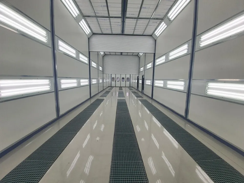 Tilava maalauskammio tasaisella valaistuksella