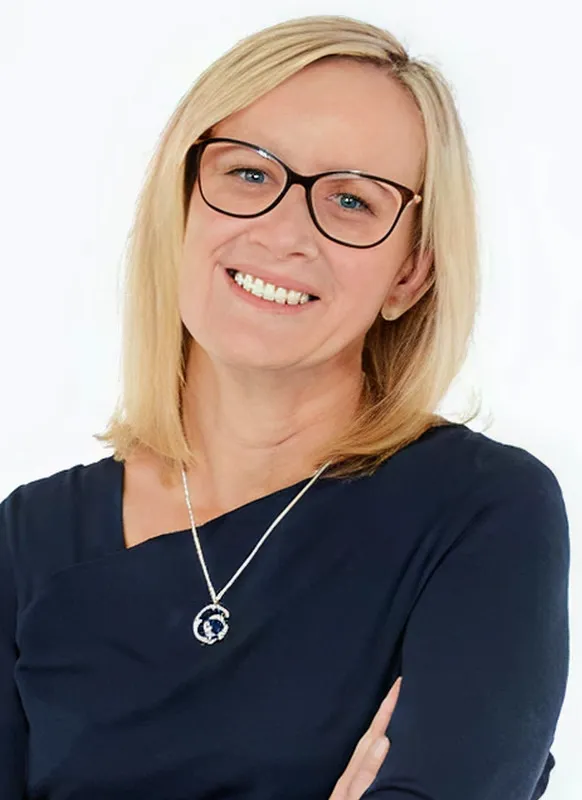 Portrait of Stephanie Hutton
