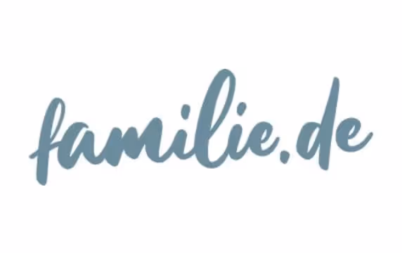 Logo mit dem Schriftzug familie.de in handschriftlicher, blauer Schrift.