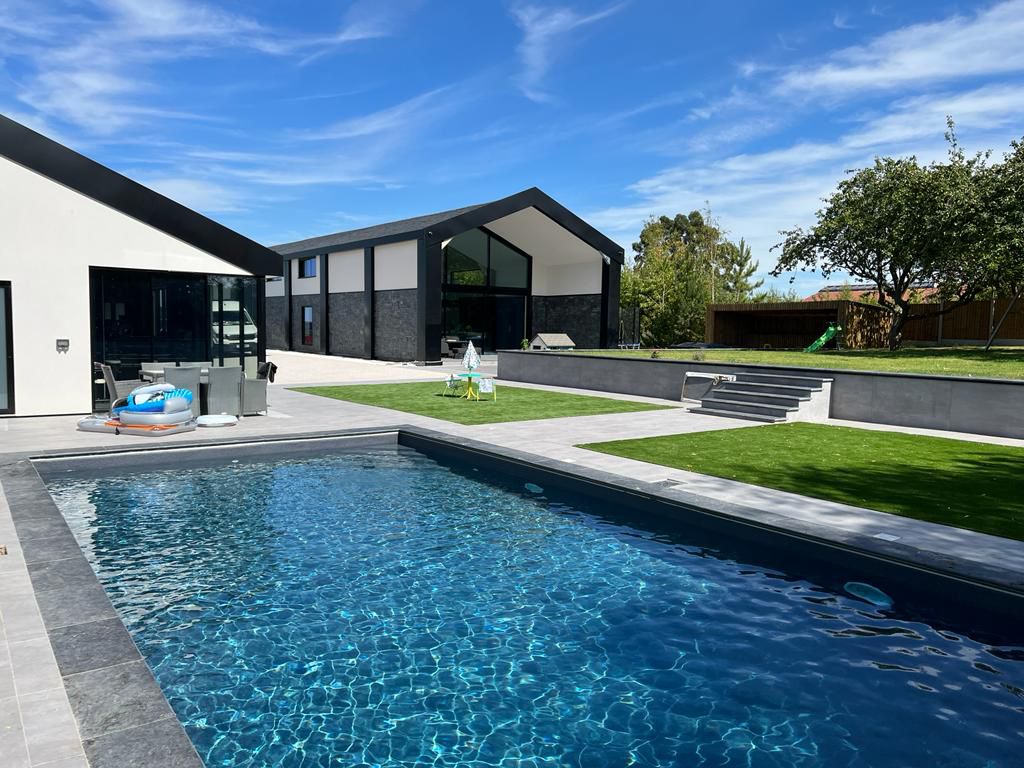 Commercial build by CPD Ltd