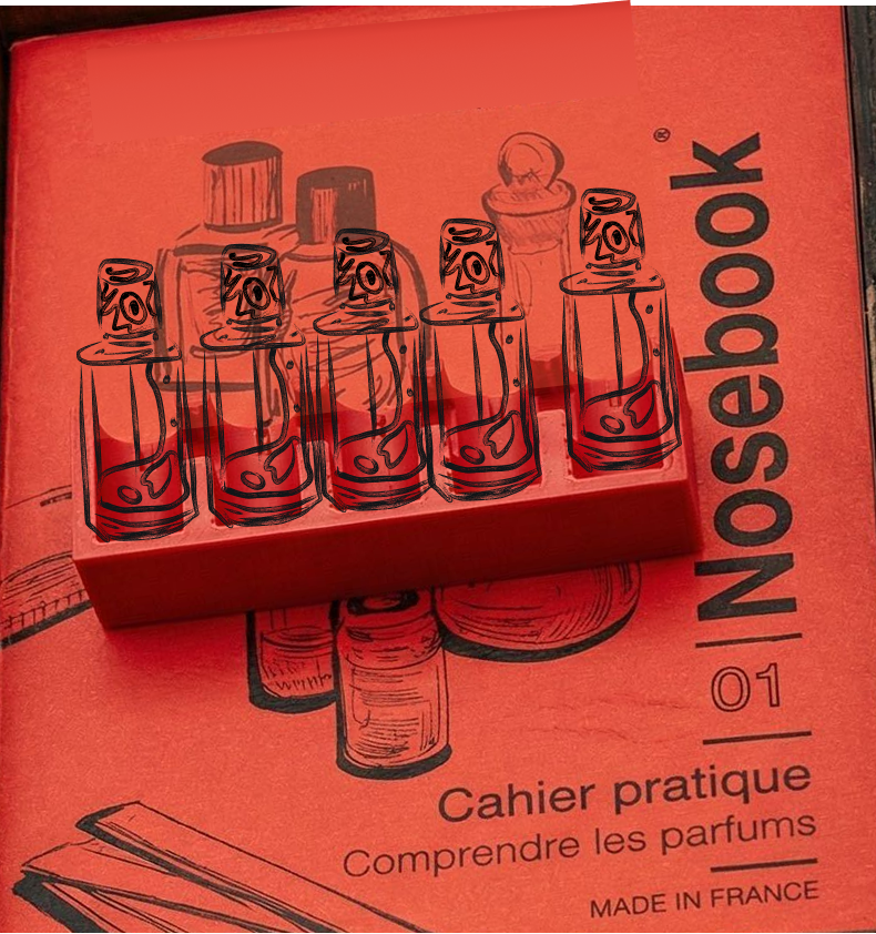 Main droite tenant un carnet rouge avec l'inscription noire "Nosebook" et un sceau embossé, made in France au tour et merci au centre.