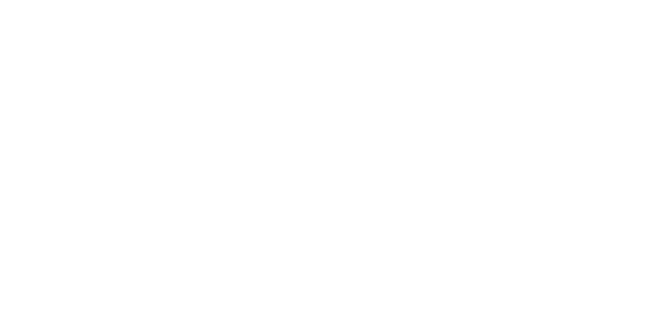 Logo da Casa do Desenvolvedor, com um contorno de casa envolvendo chaves de código ao lado do nome da marca em letras minúsculas.