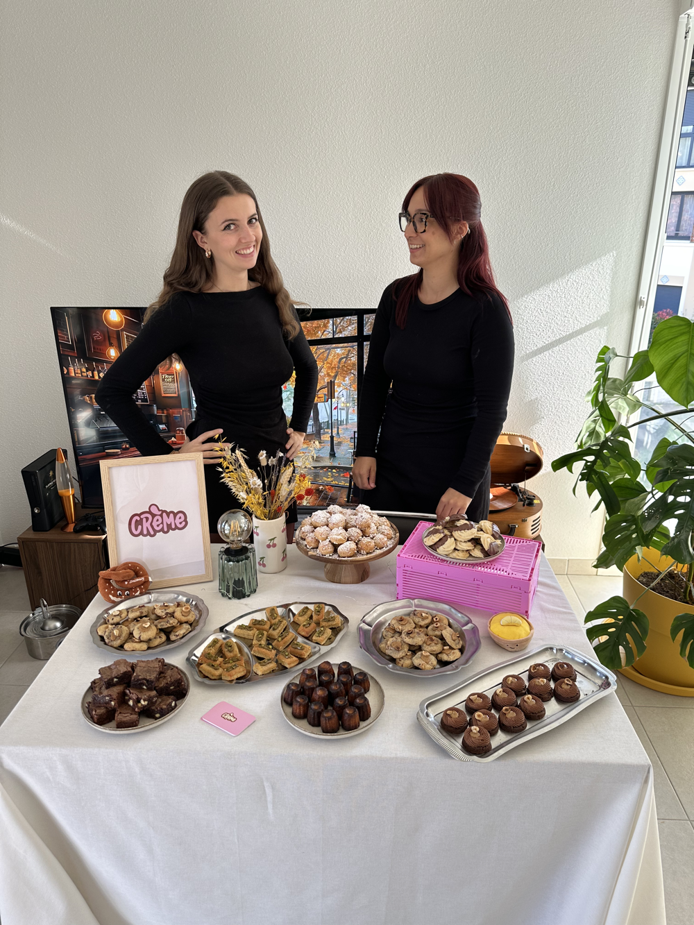 Free Happy multiethnic friends with burgers taking selfie near food truck Stock Photo