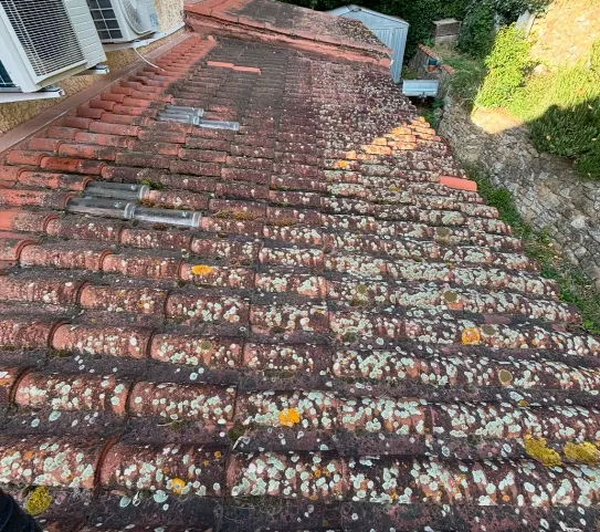 nettoyage toiture maison bandol