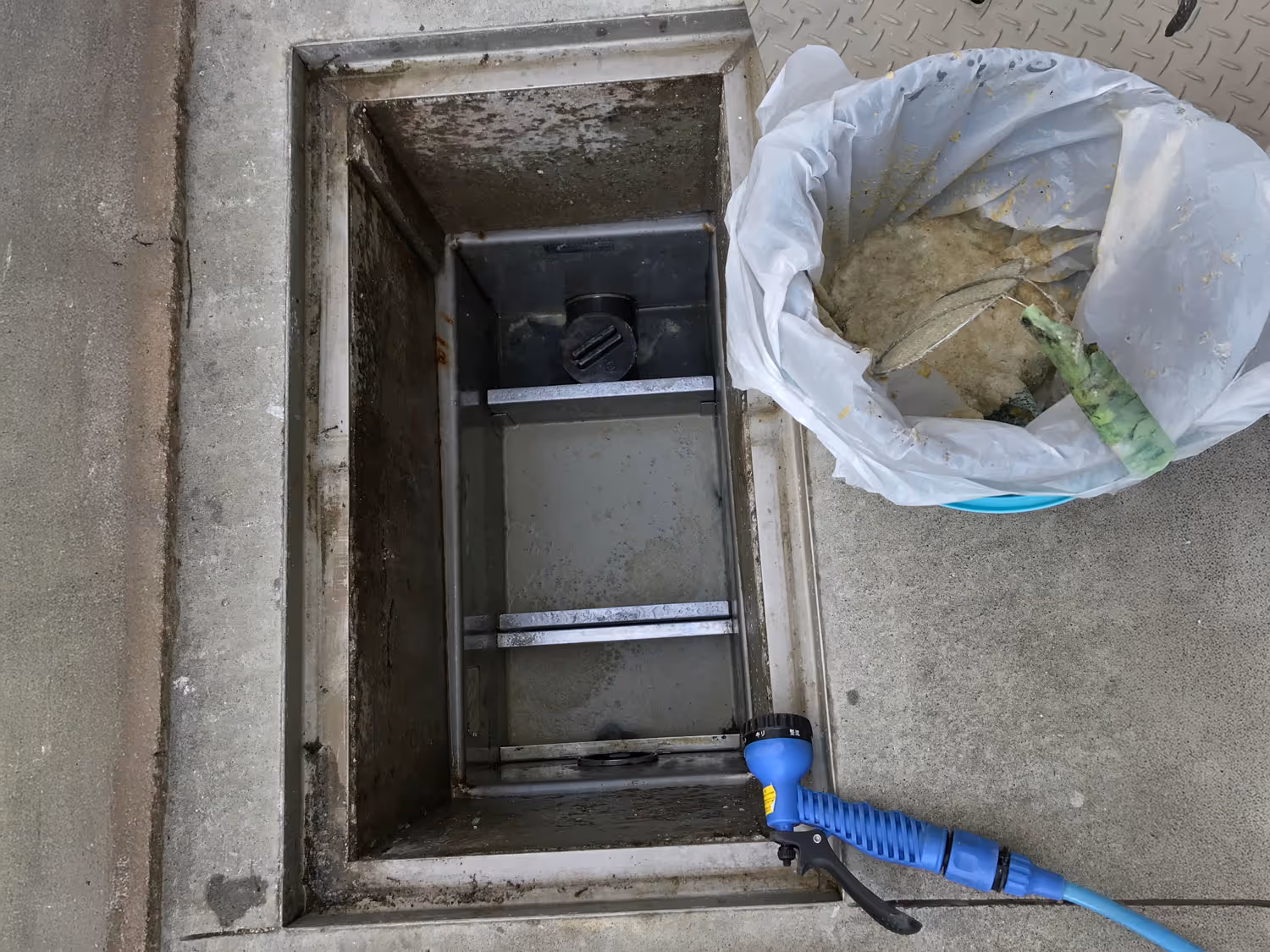 Grease Trap Cleaning And Maintenance Services - Rooter Pros