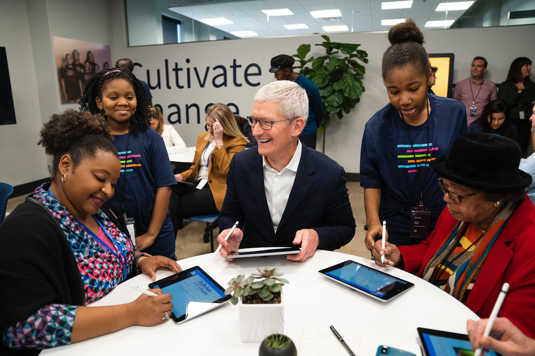 Wilbron Designed, Event, Apple, Tim Cook