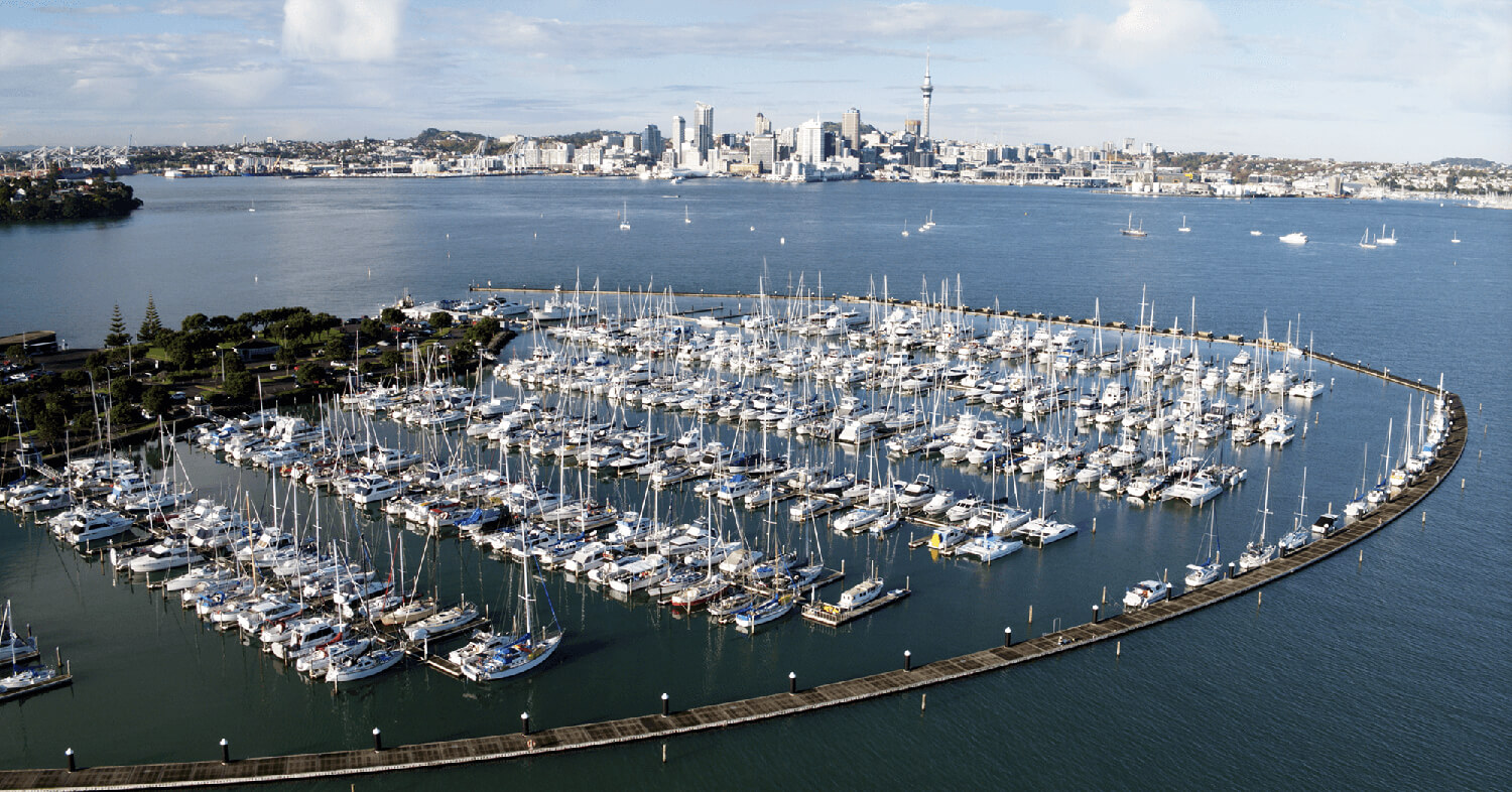 Maintenance dredging under way at Bayswater Marina