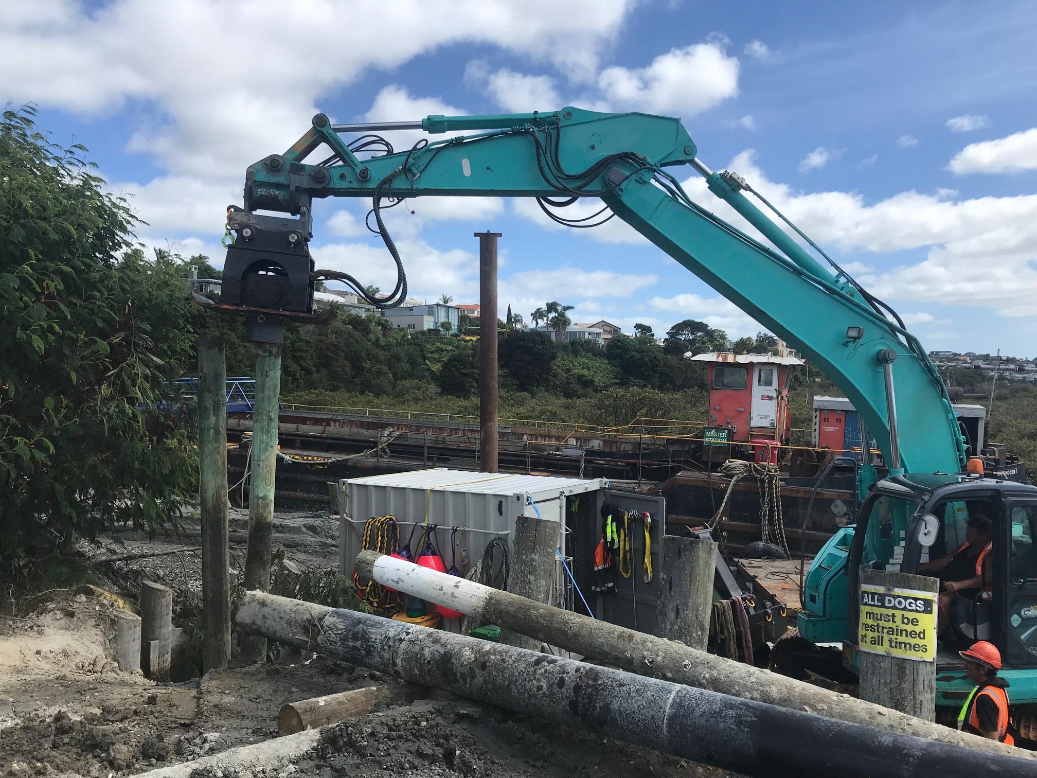 The BB2 piling barge at work