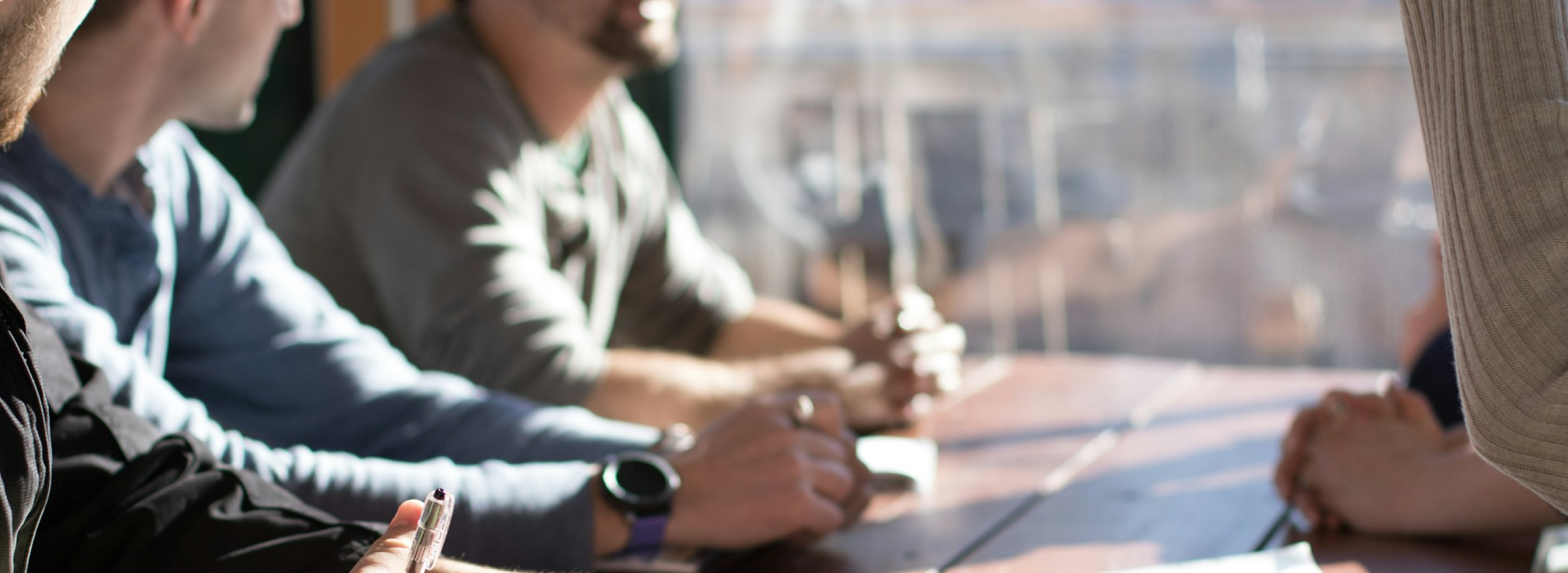 Flex Office: So optimieren Sie flexible Arbeitsplätze mit der richtigen Software