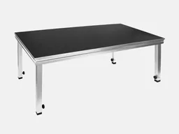 Bühnenpodest 2 x 1 m mit schwarzer Trittfläche und Aluminiumbeinen